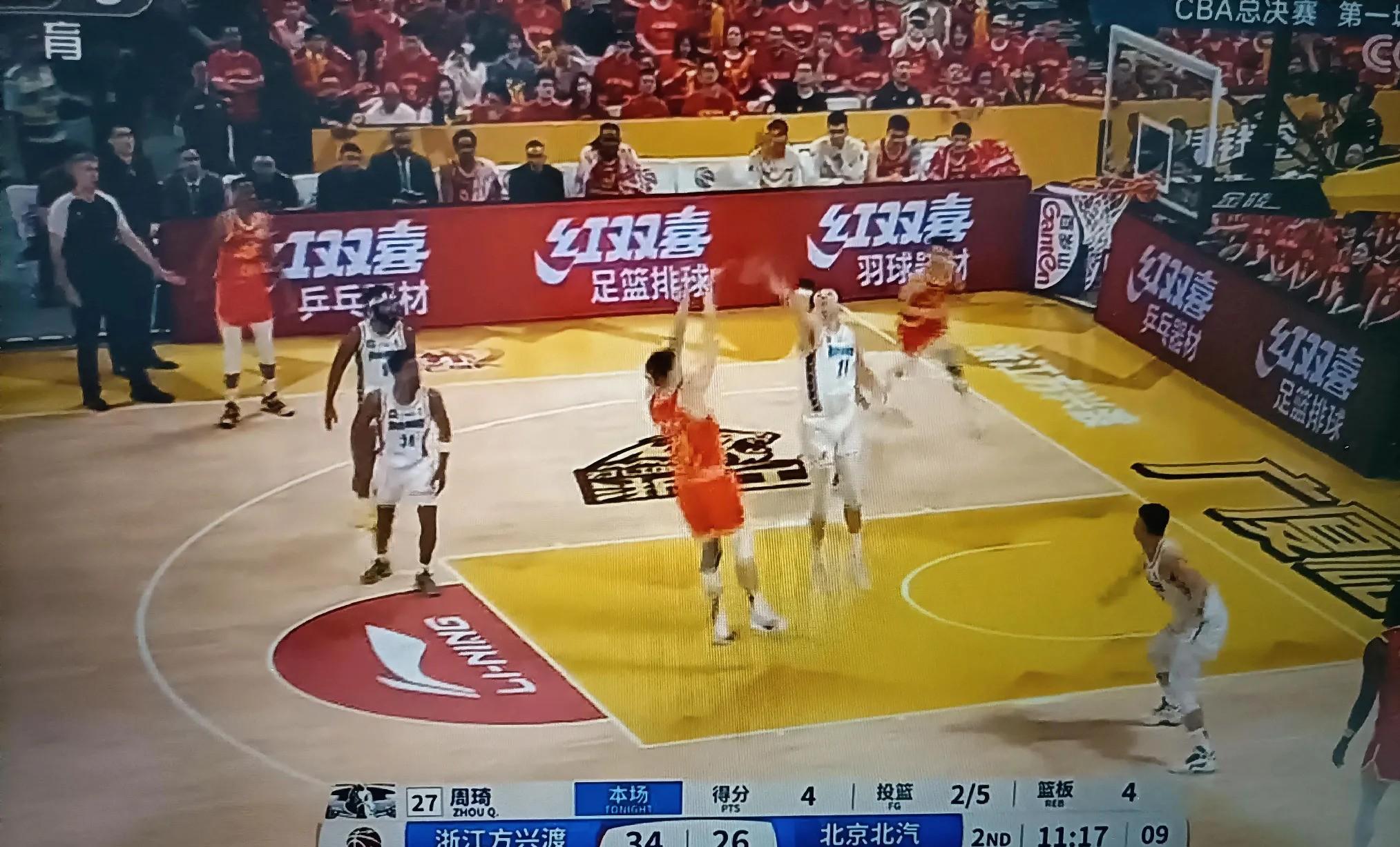 好博体育-篮网核心失误频传，客场连败瞬间陷困(篮网失利)